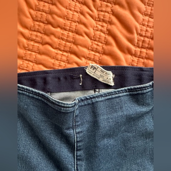 SOLD OUT Free People Penny Pull-On Flare Jeans sz 24 - Picture 5 of 8